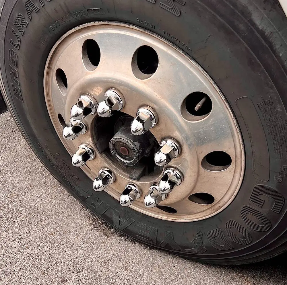 20PCS ABS Chrome Plastic 33mm Thread-on Spiked Lug Nut Covers Rocket Style Screw Bullet Flanged Push On for Semi Trucks Trailers - Image 5