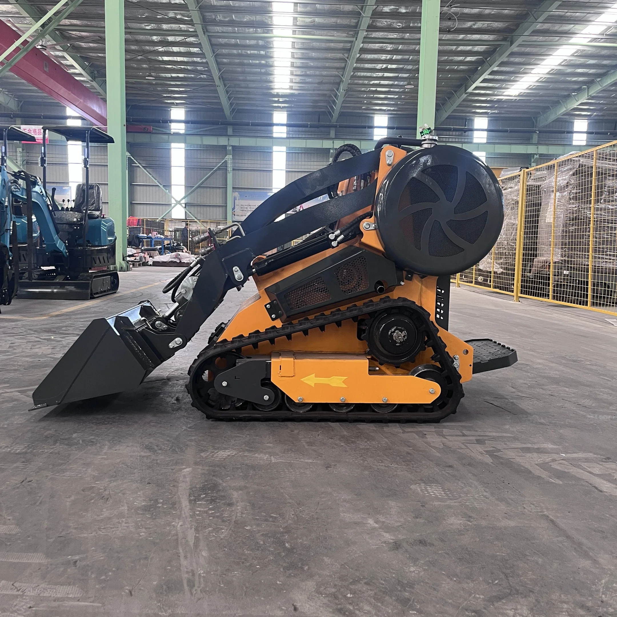 Hot selling China Mini Skid Steer Crawler Loader Earthmoving Machinery Sliding Steering Loader with Bucket - Image 2